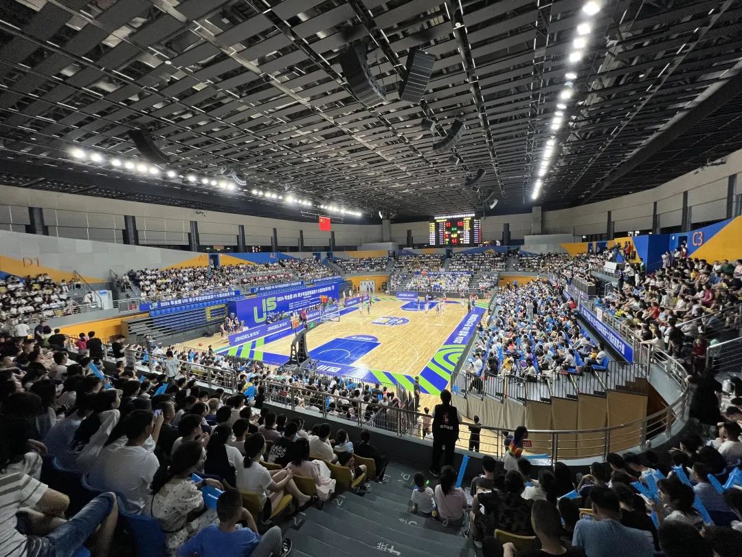 临海回浦实验中学男篮征战u15夺得亚军